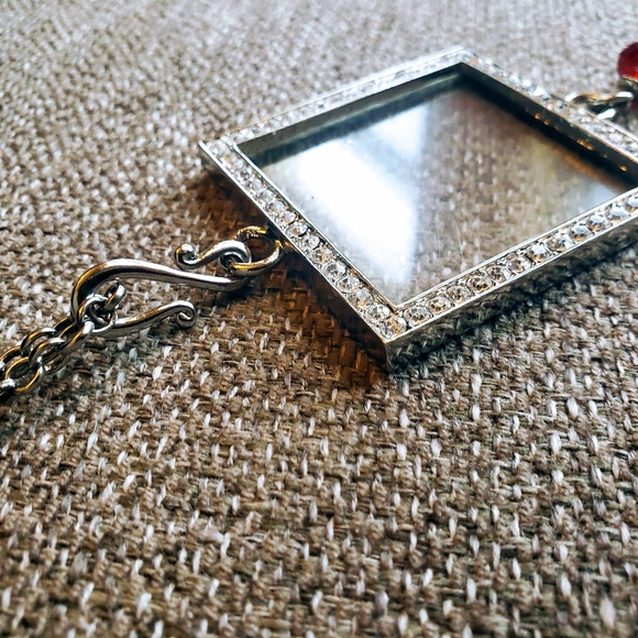 Silver picture frame necklace - Picture 3 of 6